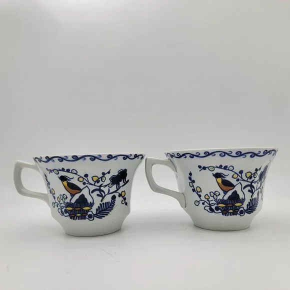 Vintage Wedgwood “Volendam” Cups – Set of 2 – Blue & Multicolor Dutch Folk Art - Picture 1 of 5